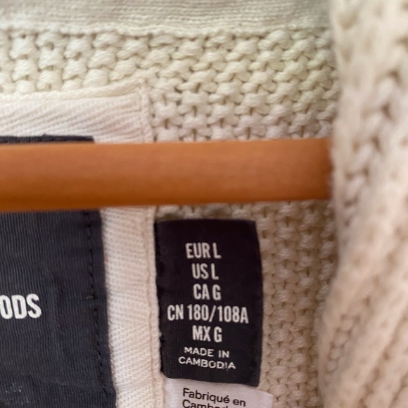 H&M Sweater - Picture 4 of 4